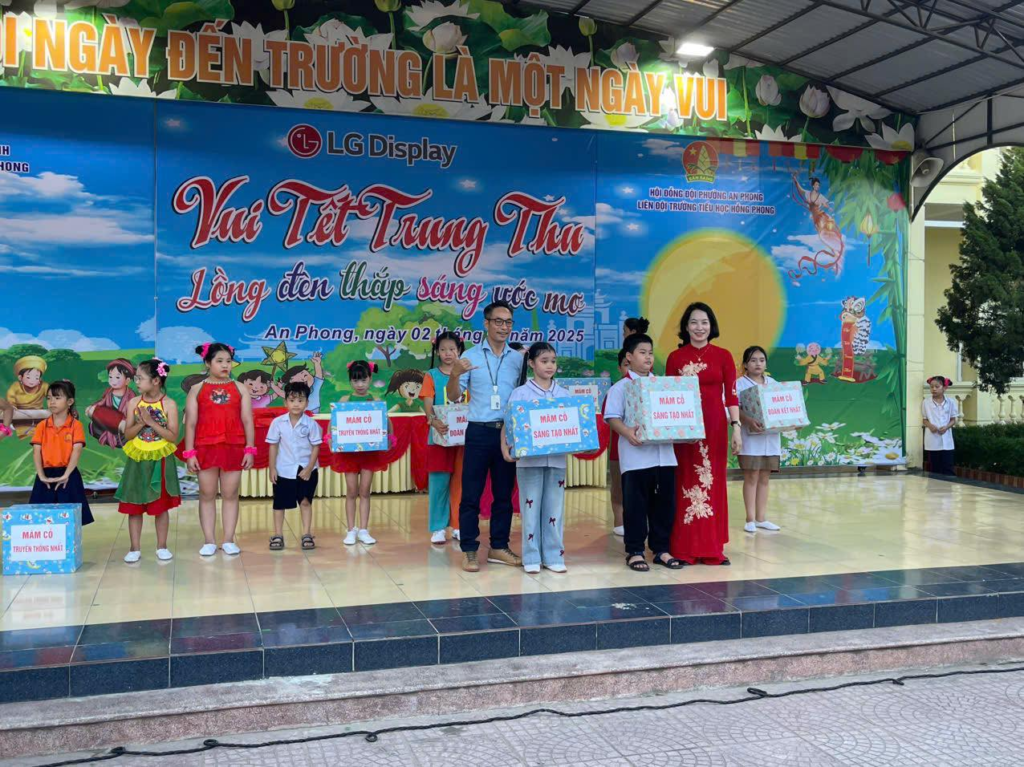VUI TẾT TRUNG THU – LỒNG ĐÈN THẮP SÁNG ƯỚC MƠ Image 125 1024x767