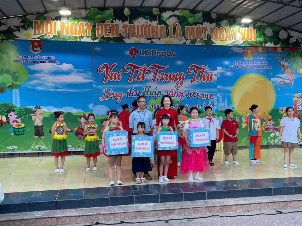 VUI TẾT TRUNG THU – LỒNG ĐÈN THẮP SÁNG ƯỚC MƠ Image 126 1024x767