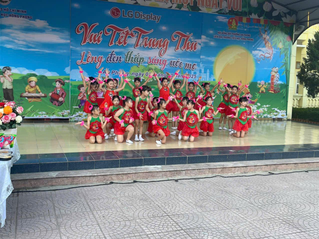 VUI TẾT TRUNG THU – LỒNG ĐÈN THẮP SÁNG ƯỚC MƠ Image 134 1024x767