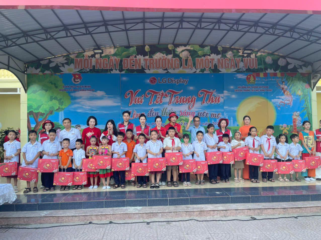 VUI TẾT TRUNG THU – LỒNG ĐÈN THẮP SÁNG ƯỚC MƠ Image 135 1024x767